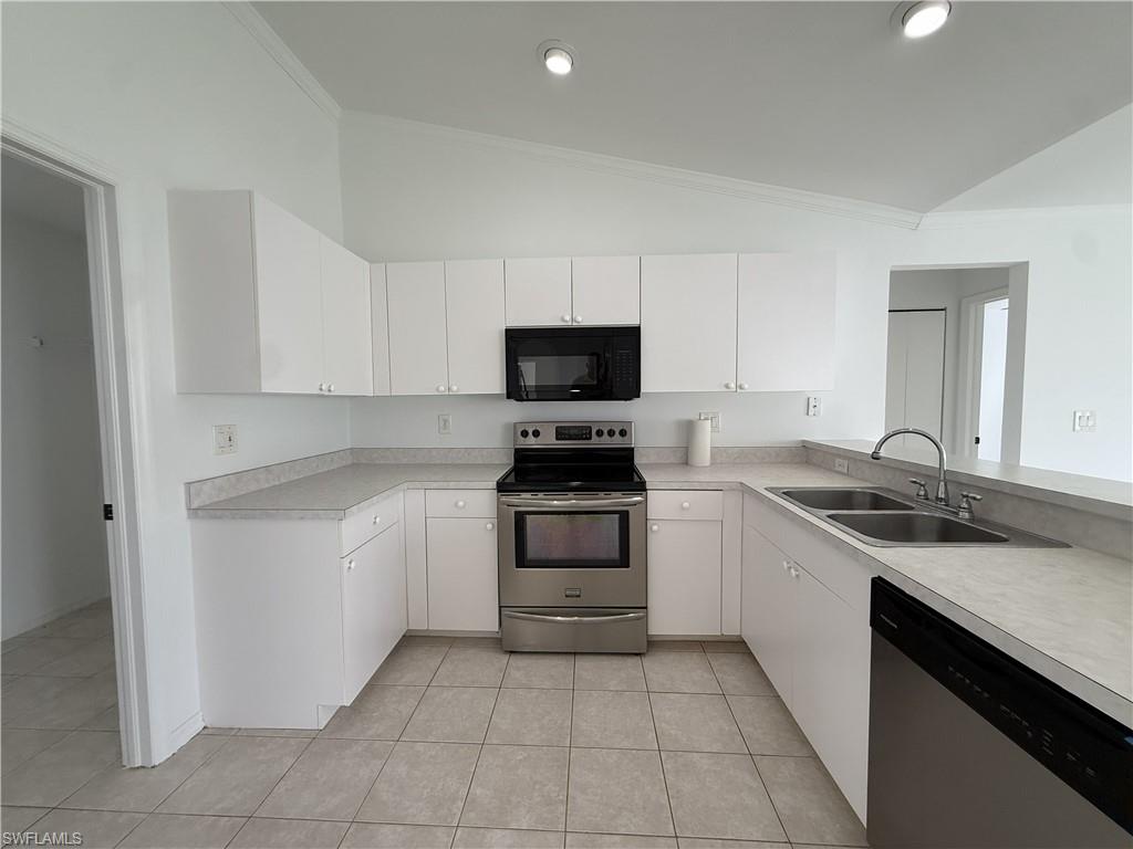 RESERVE AT BUCKINGHAM - Residential Lease