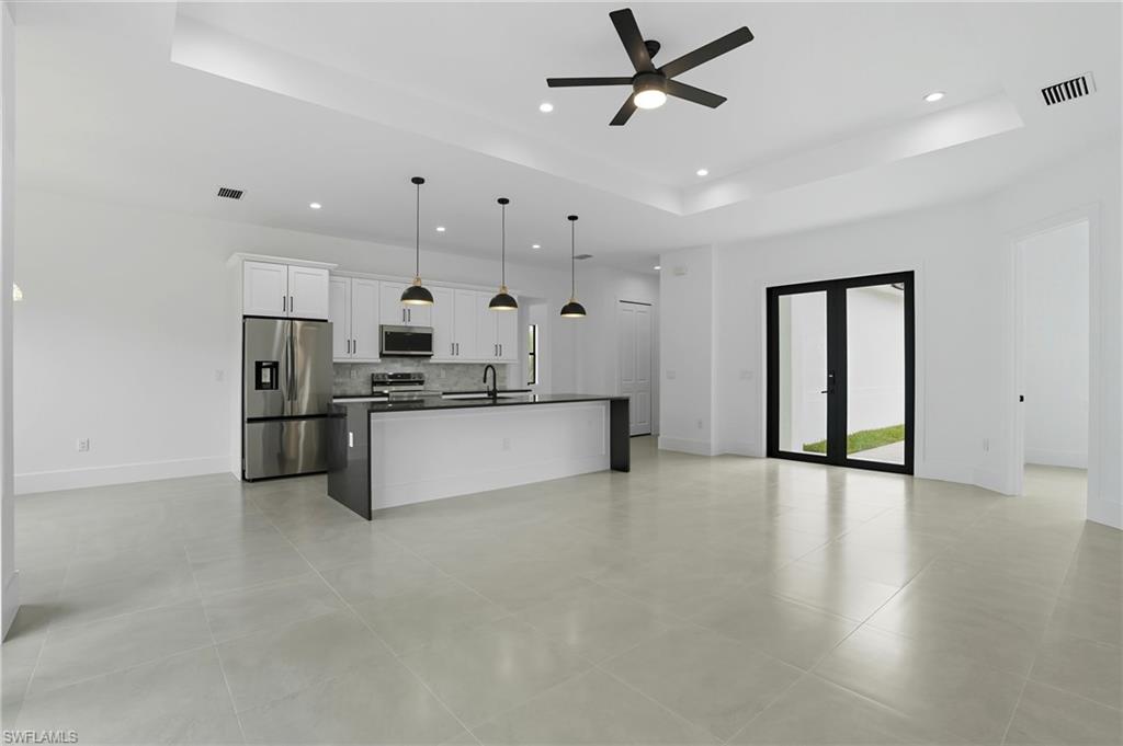 GOLDEN GATE ESTATES - Residential