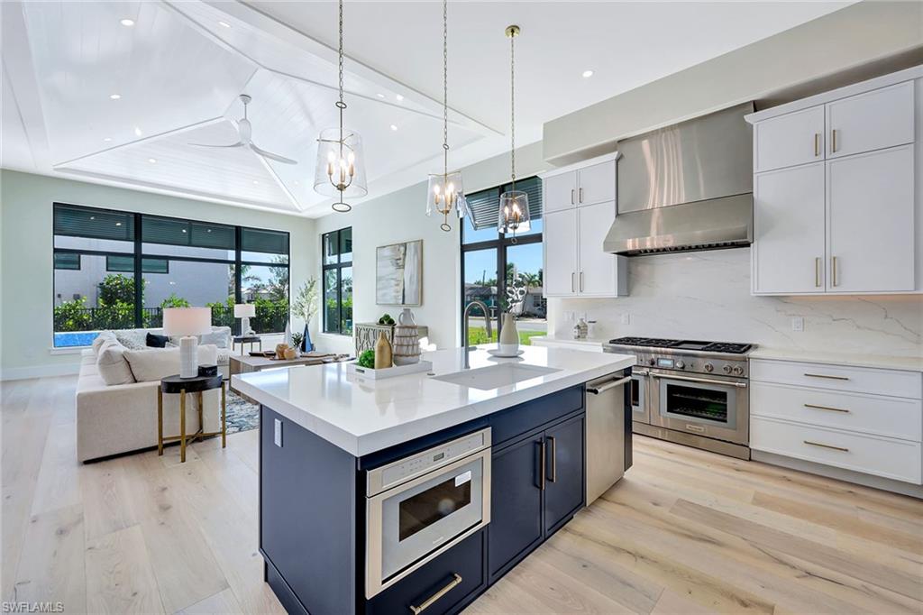 NAPLES PARK - Residential