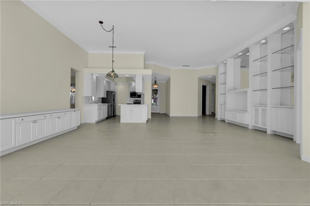 ISLAND WALK - Residential