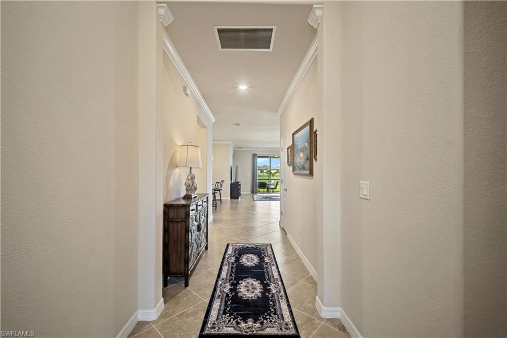 HAMPTON LAKES - Residential