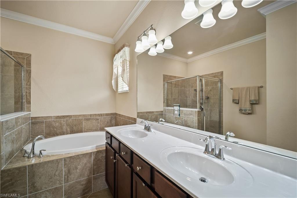 HAMPTON LAKES - Residential