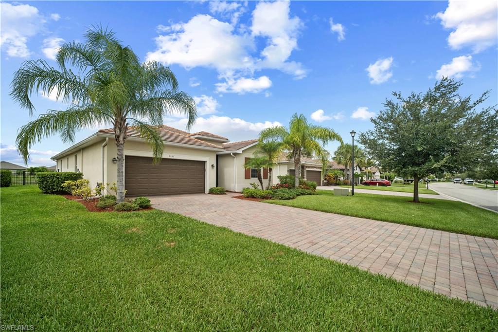 HAMPTON LAKES - Residential