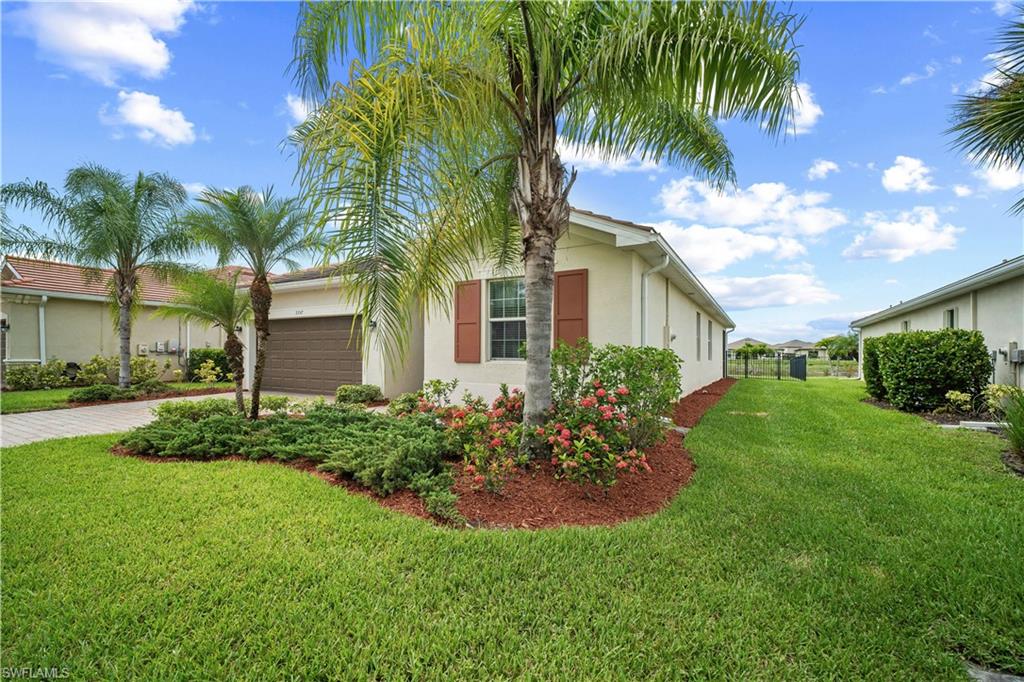 HAMPTON LAKES - Residential