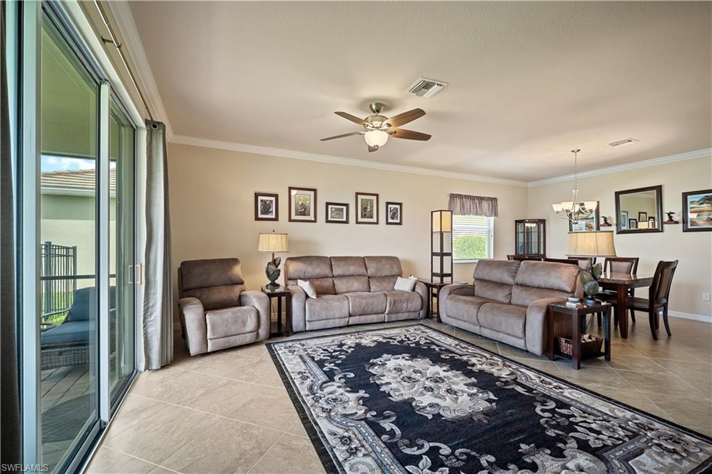 HAMPTON LAKES - Residential