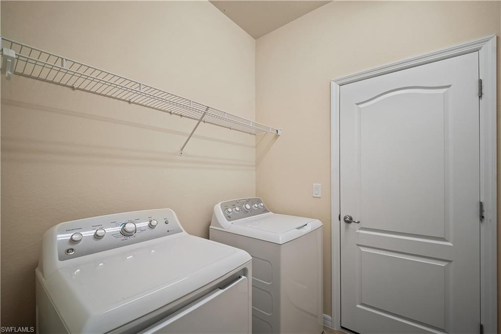 HAMPTON LAKES - Residential