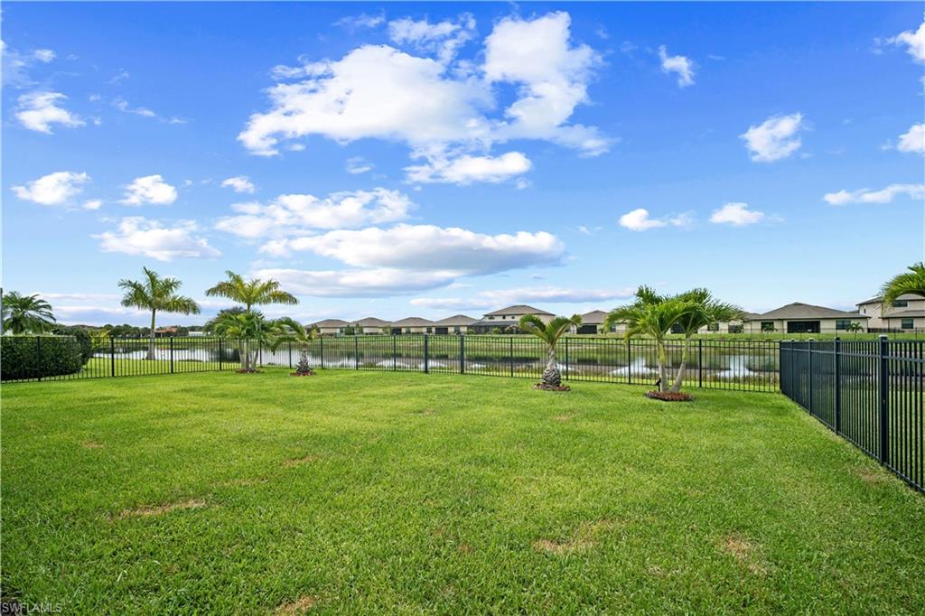 HAMPTON LAKES - Residential