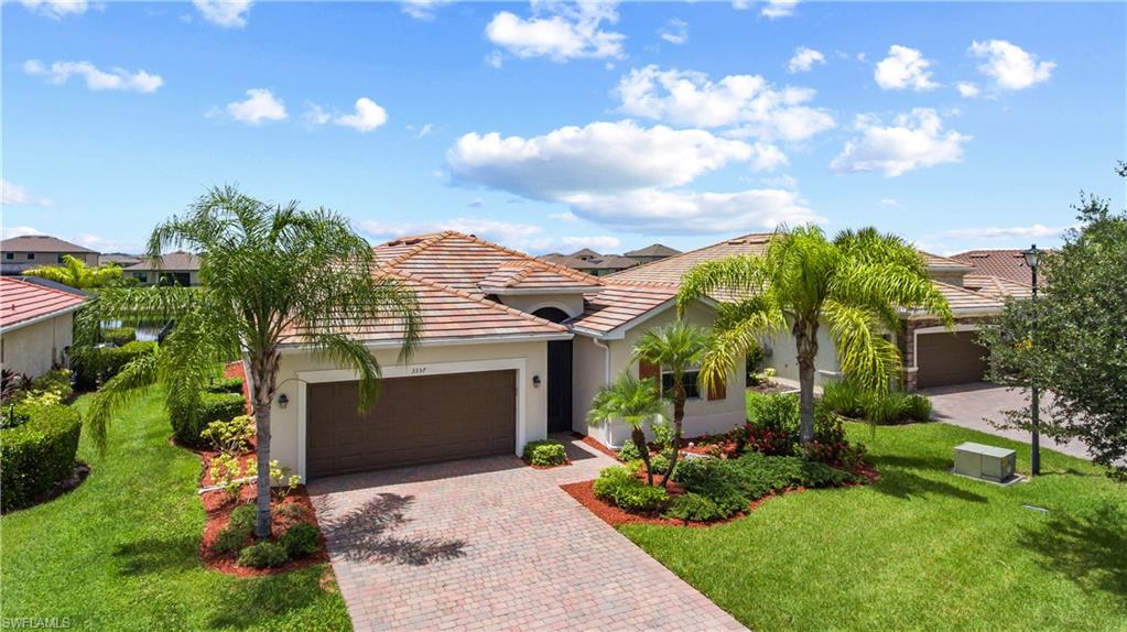 HAMPTON LAKES - Residential