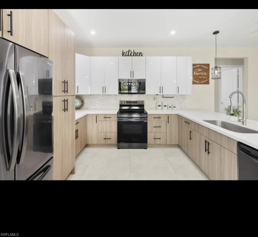 GOLDEN GATE ESTATES - Residential