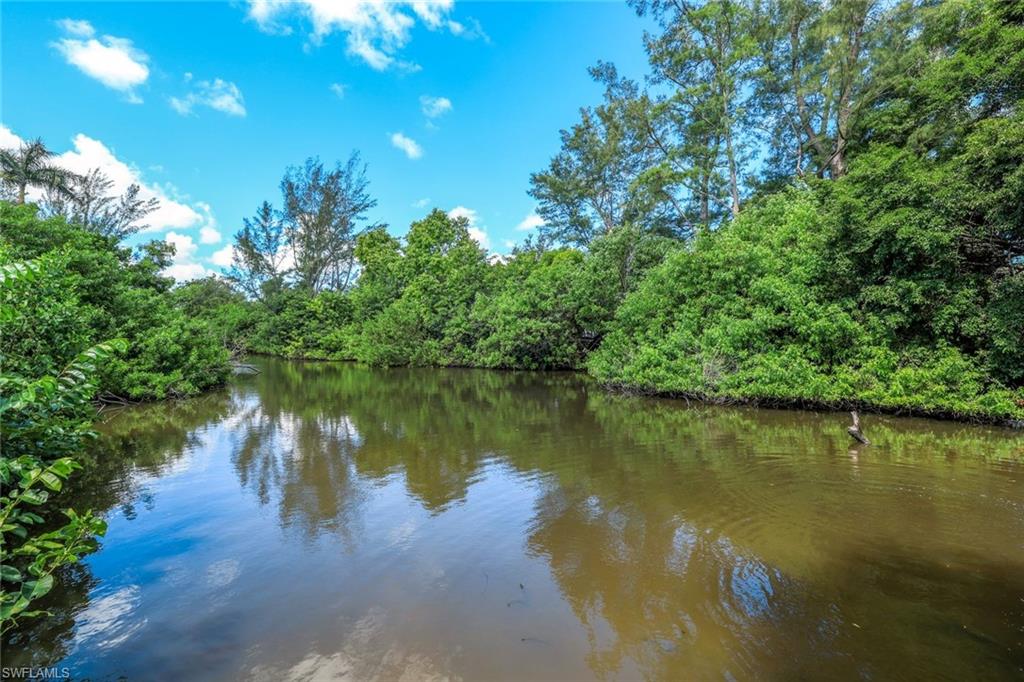 LAKE KELLY - Residential