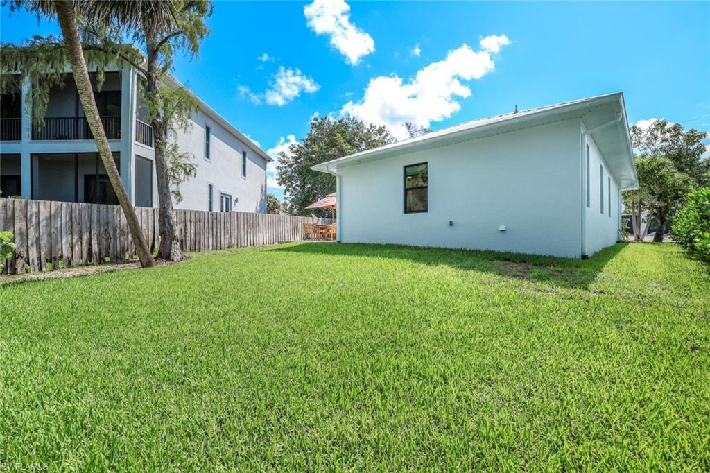 LAKE KELLY - Residential