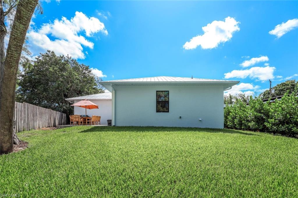 LAKE KELLY - Residential