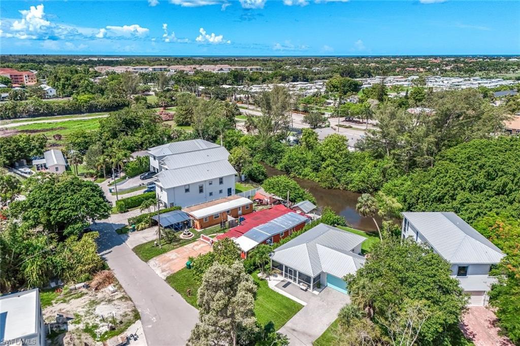 LAKE KELLY - Residential