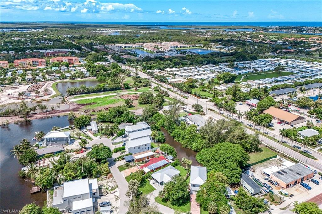 LAKE KELLY - Residential