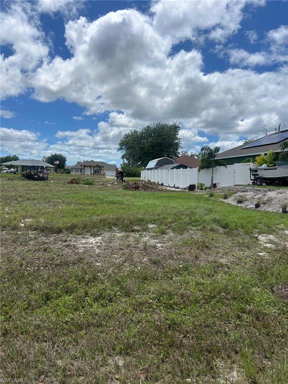 CAPE CORAL - Land