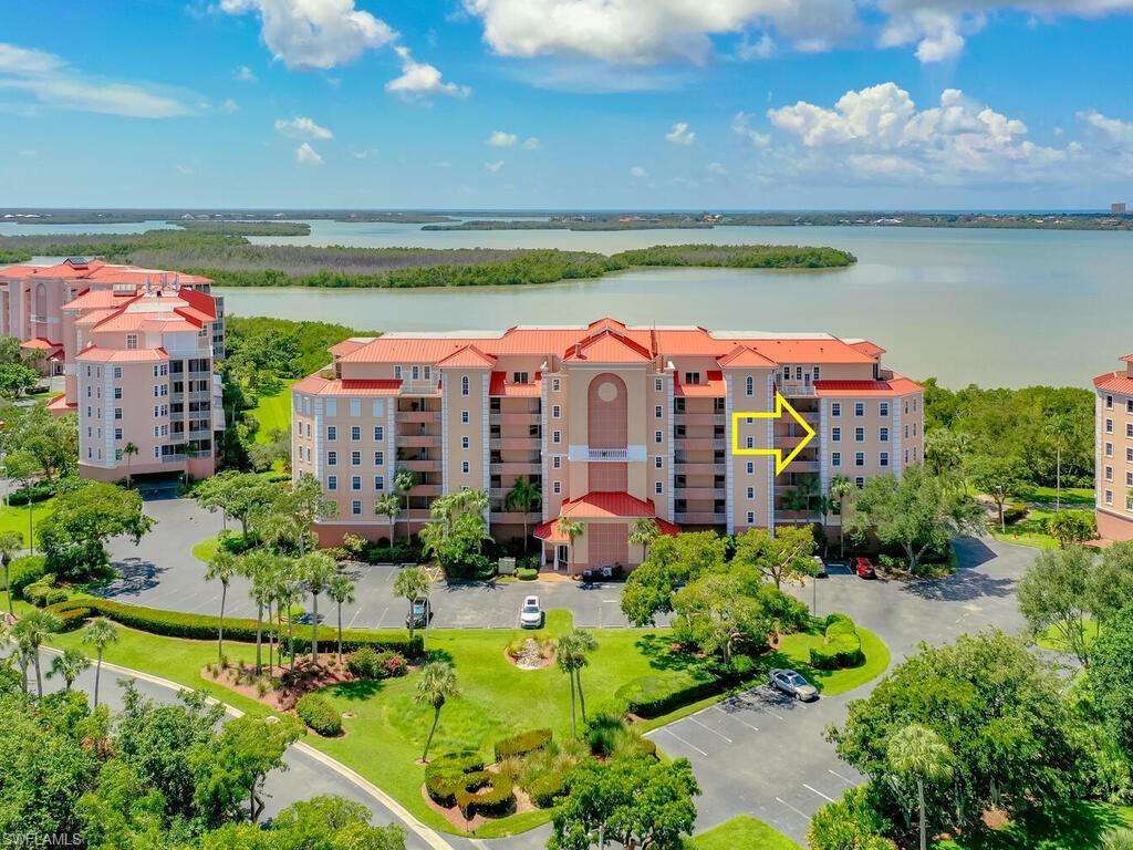 VINTAGE BAY - Residential