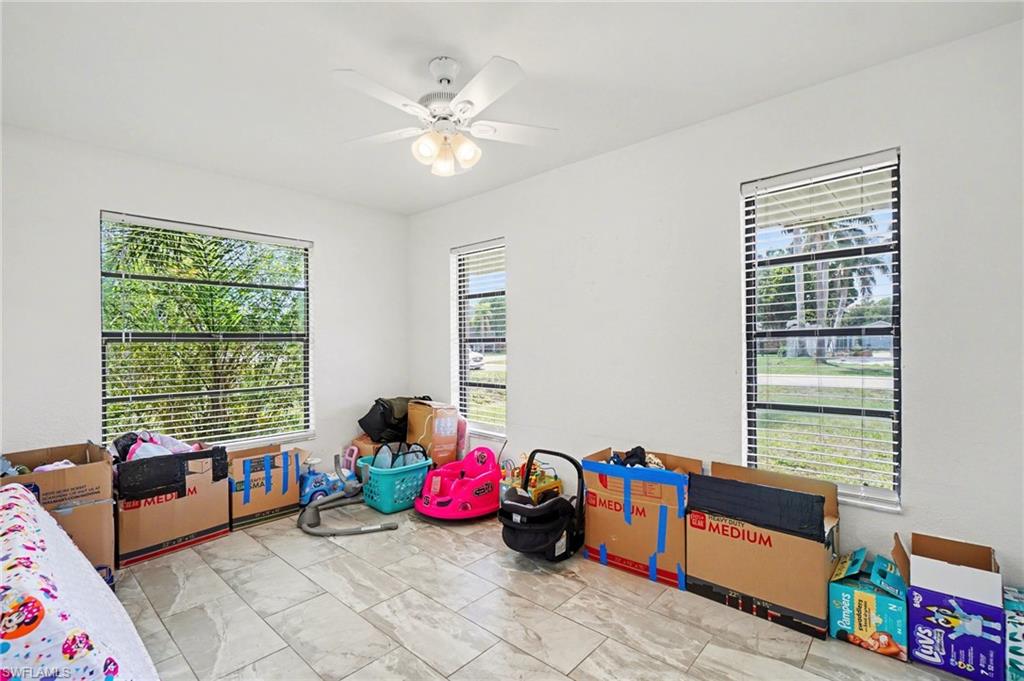 PARADISE SHORES - Residential Income