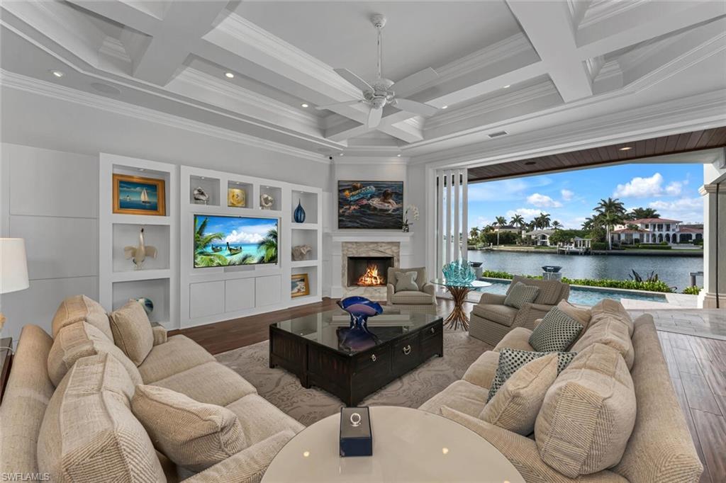 MOORINGS - Residential