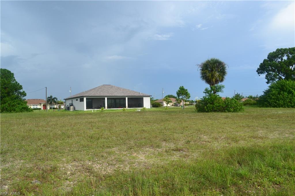 Beautiful Eastern Exposure Lot Across From Waterfront. Close to Golf, Schools, Shopping & Boating. Build Your Dream Home Today!!!