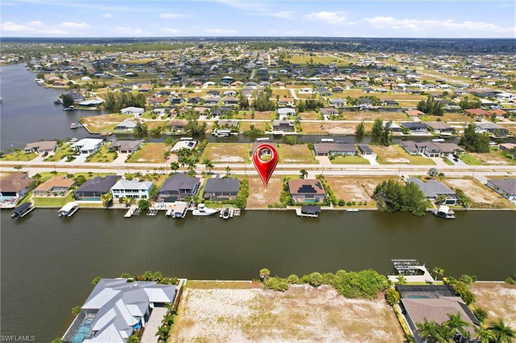 CAPE CORAL - Land