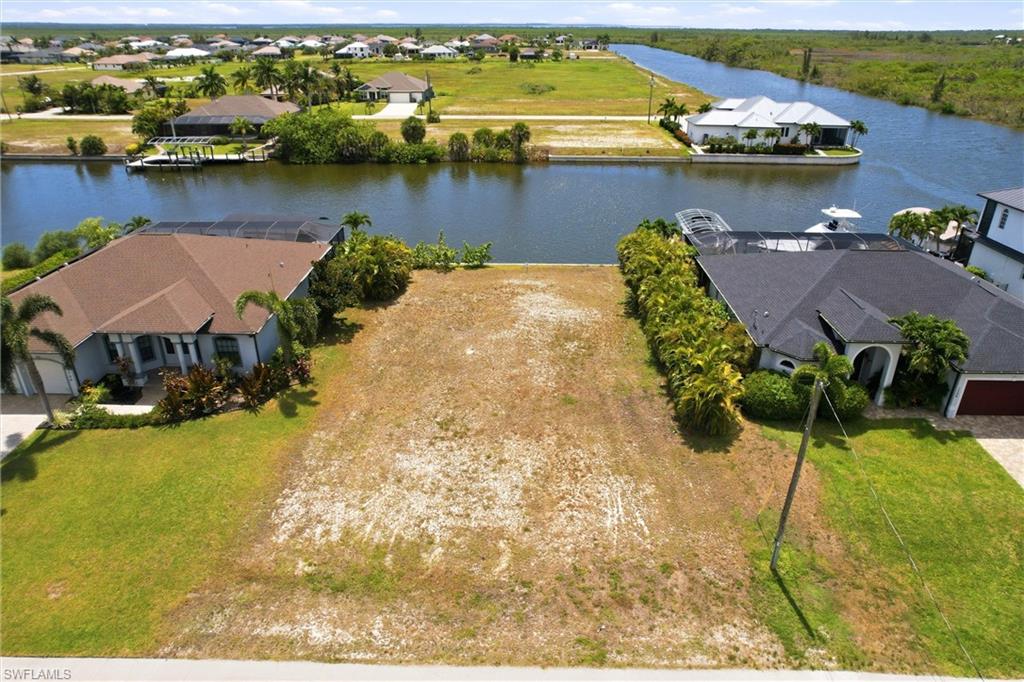 CAPE CORAL - Land