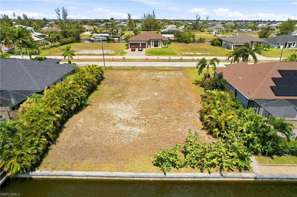 CAPE CORAL - Land