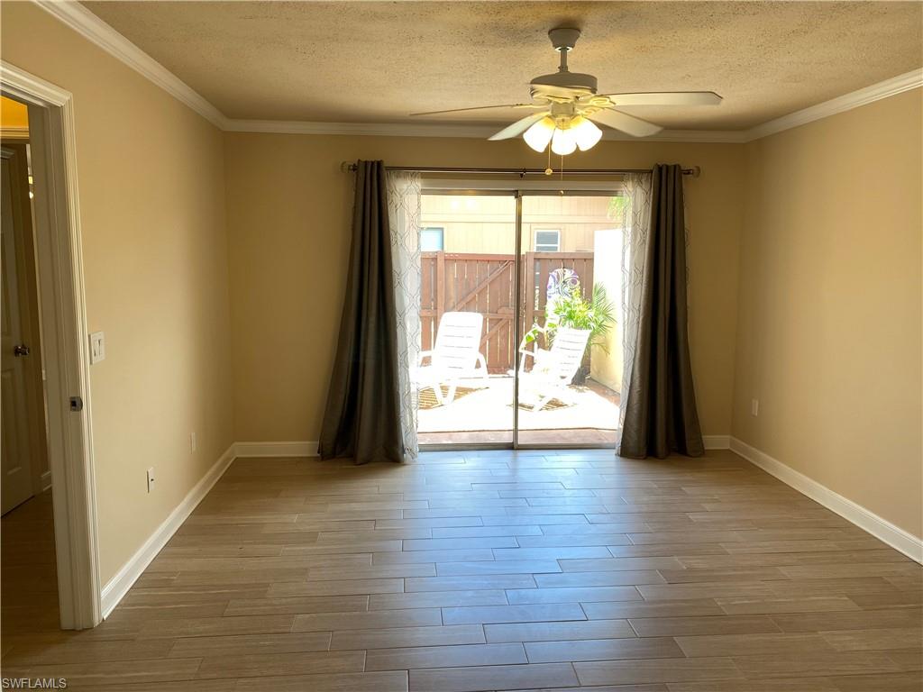 ROYAL WOODS - Residential