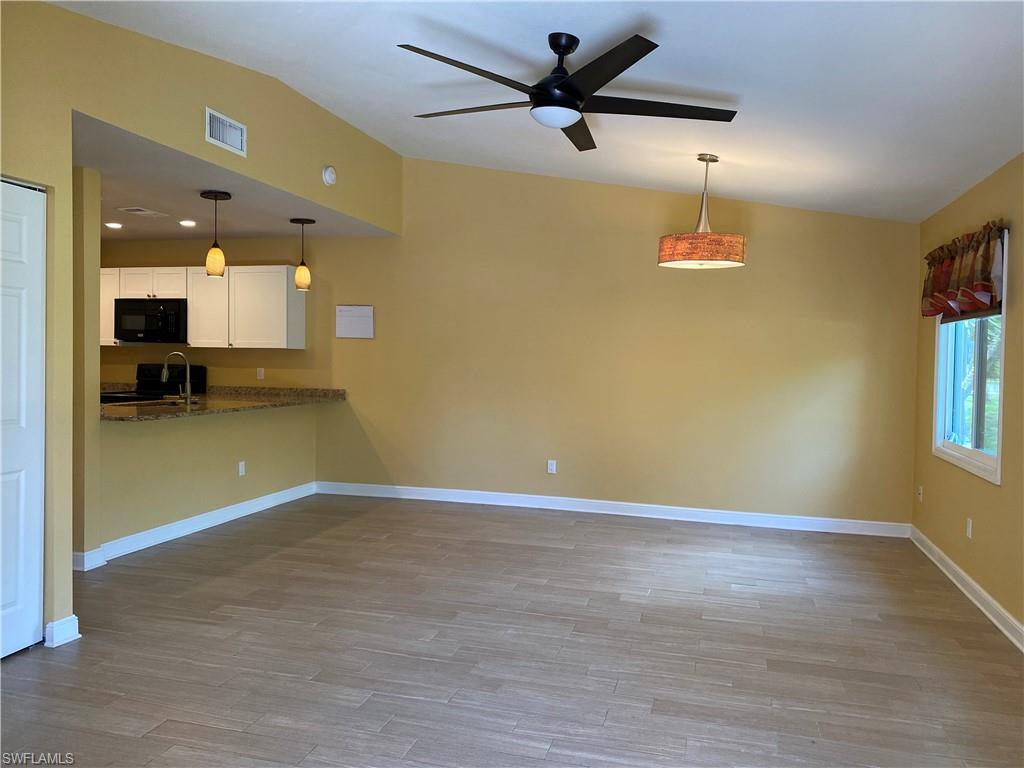 ROYAL WOODS - Residential