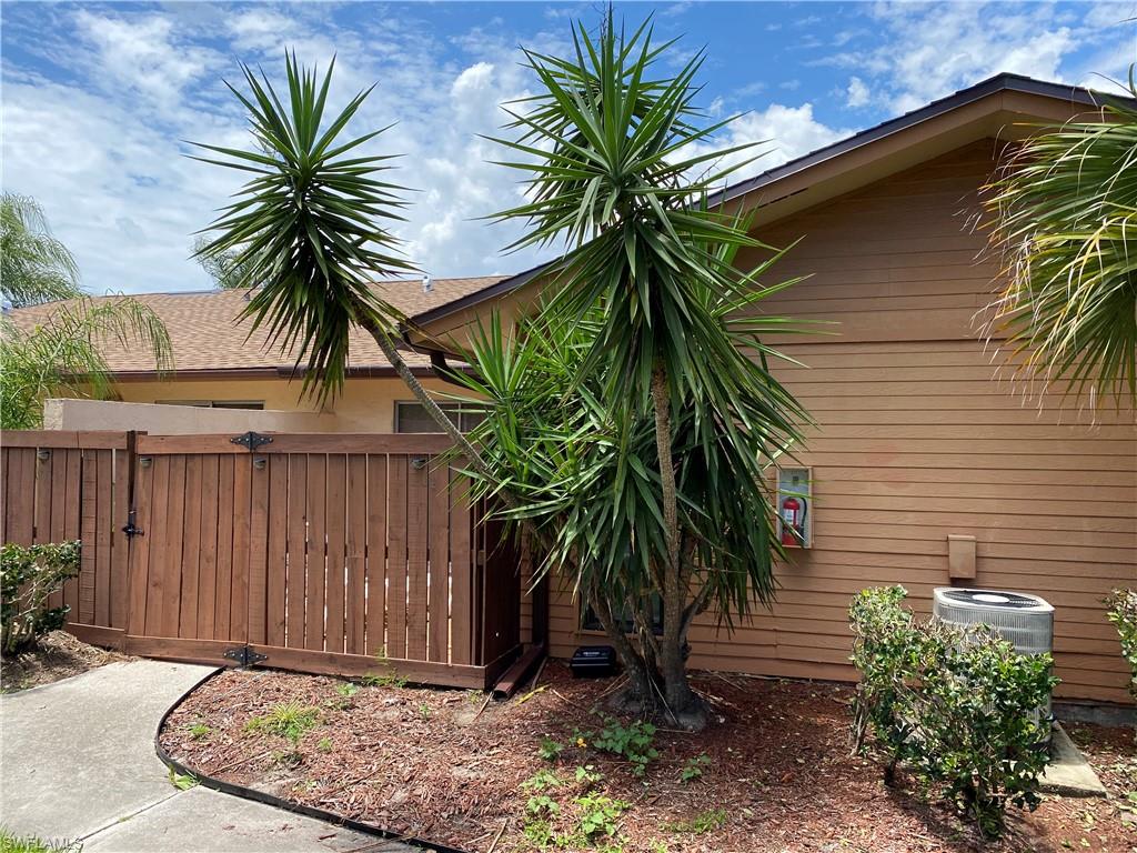 ROYAL WOODS - Residential