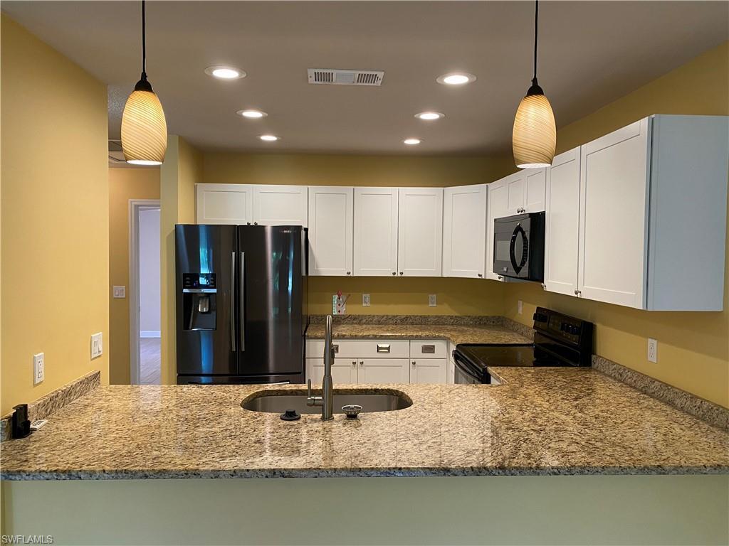 ROYAL WOODS - Residential