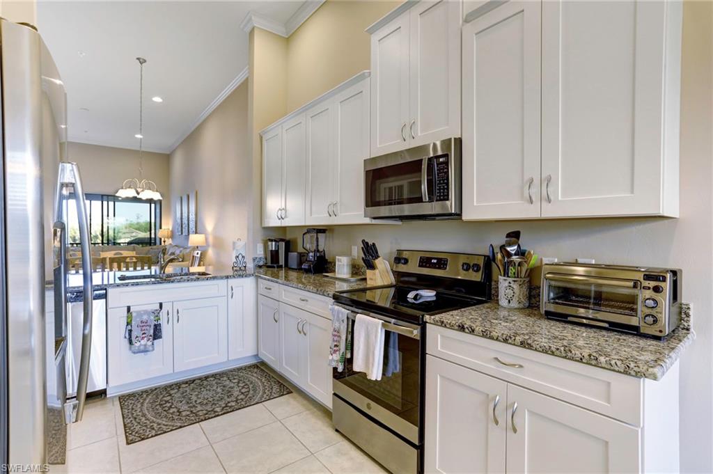 ESPLANADE - Residential Lease