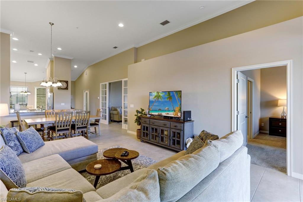 ESPLANADE - Residential Lease