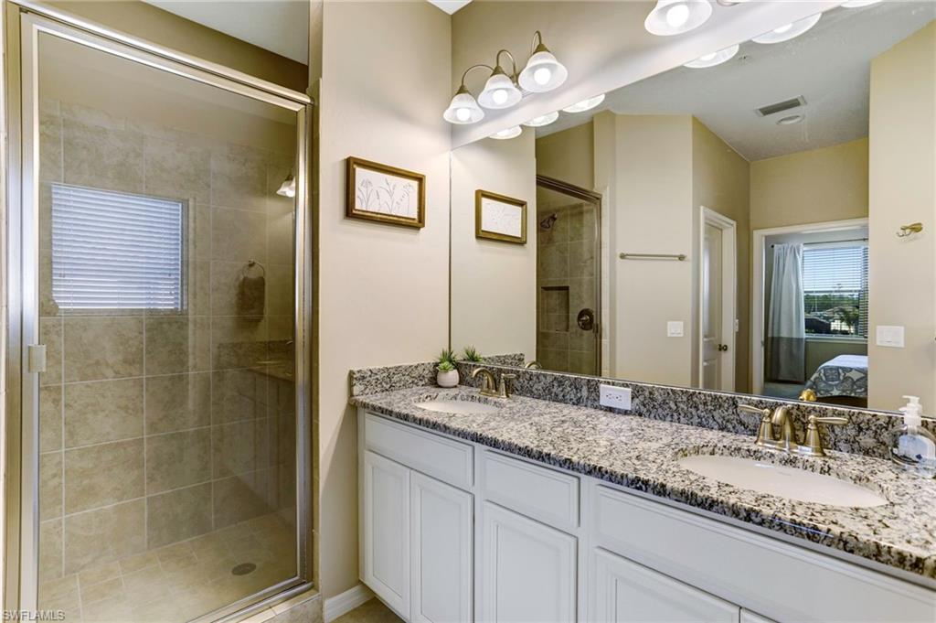 ESPLANADE - Residential Lease