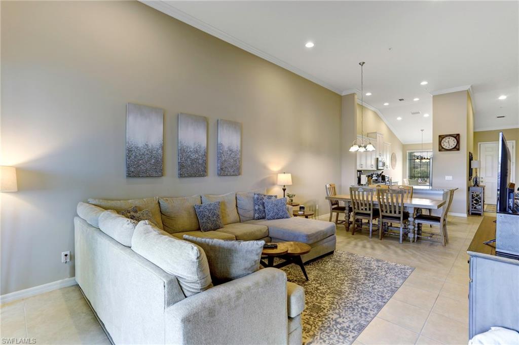 ESPLANADE - Residential Lease