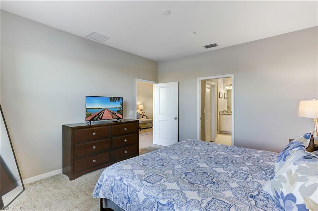 ESPLANADE - Residential Lease