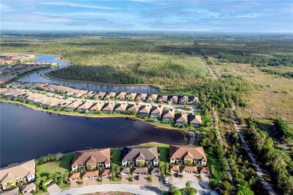 ESPLANADE - Residential Lease