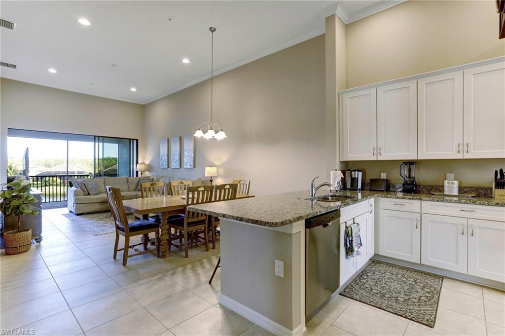 ESPLANADE - Residential Lease
