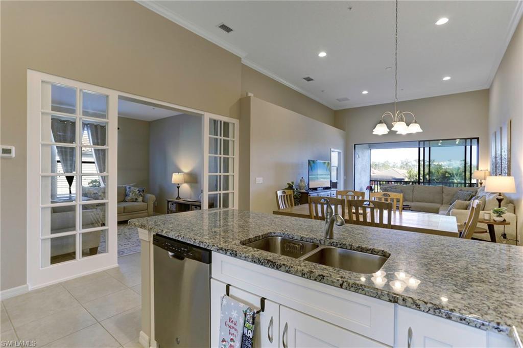 ESPLANADE - Residential Lease