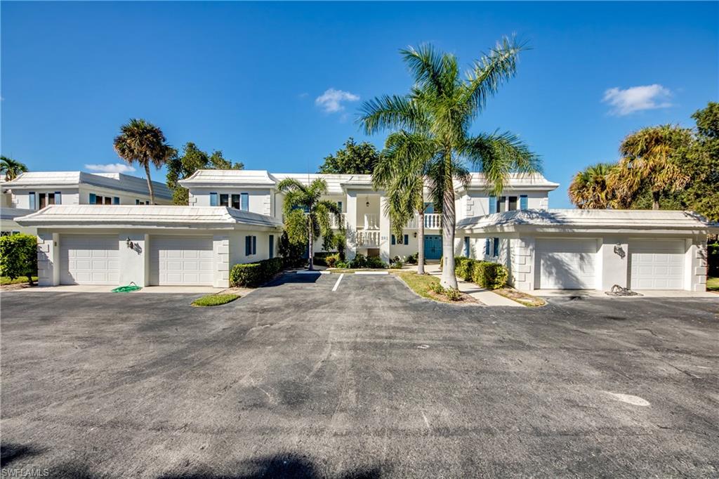 PALM ROYAL APTS - Residential
