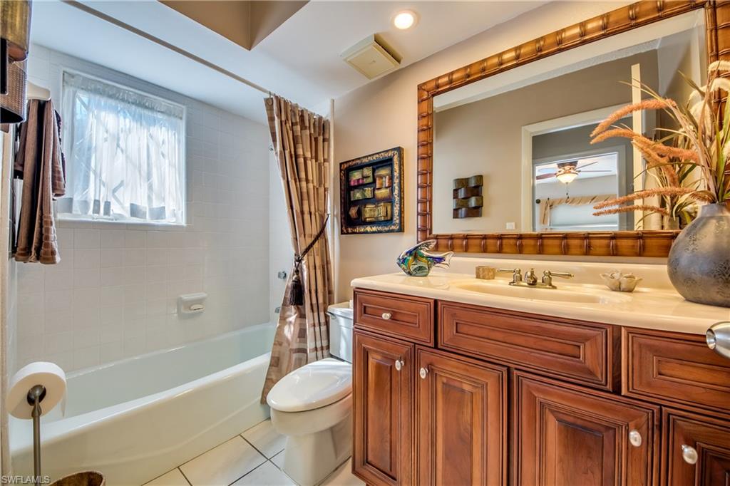 PALM ROYAL APTS - Residential