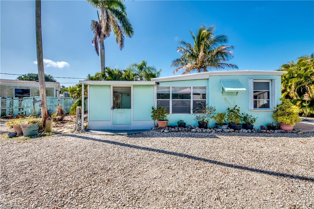 Great Rental or Winter getaway located near central Island close to shopping.
You own the land and NO HOA fee's 
Price down from $114,900. to $98,500.  for a quick cash sale.
