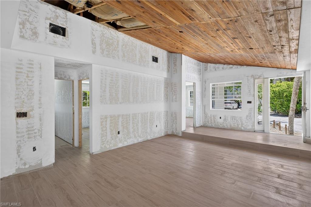 CAPTIVA BEACH - Residential