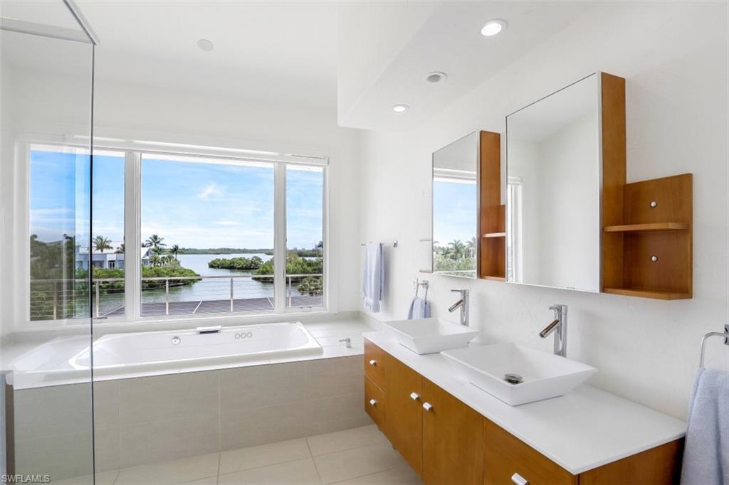 SOUTHPORT ON THE BAY - Residential