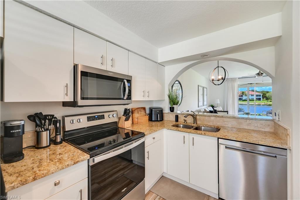 HUNTINGTON LAKES - Residential