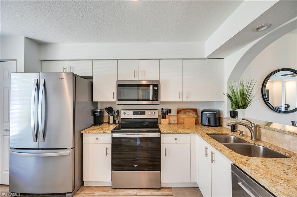 HUNTINGTON LAKES - Residential
