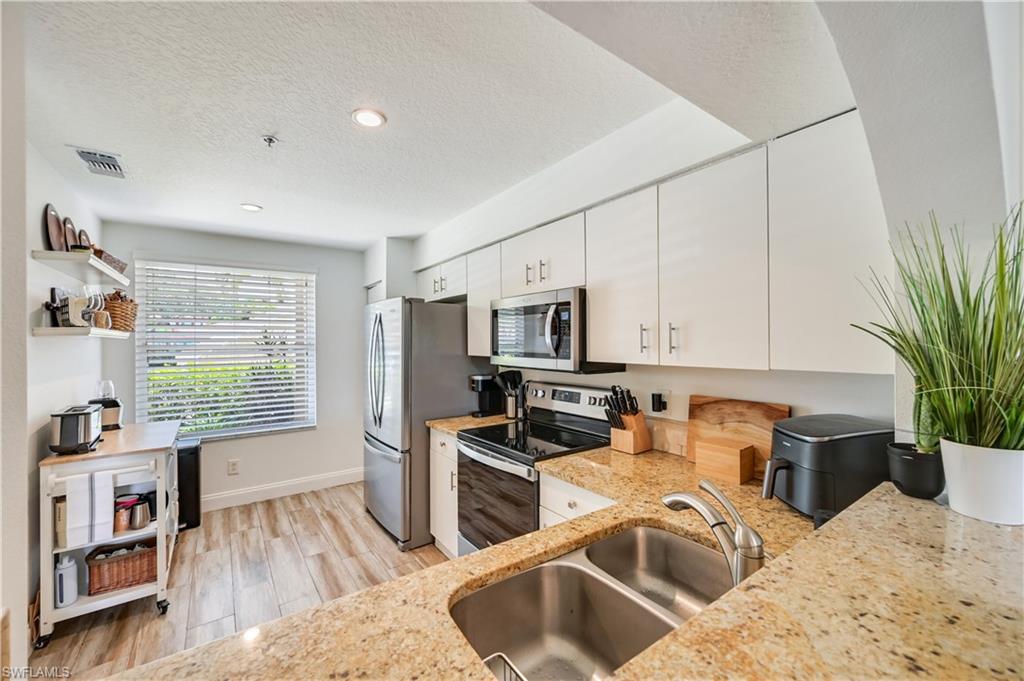 HUNTINGTON LAKES - Residential