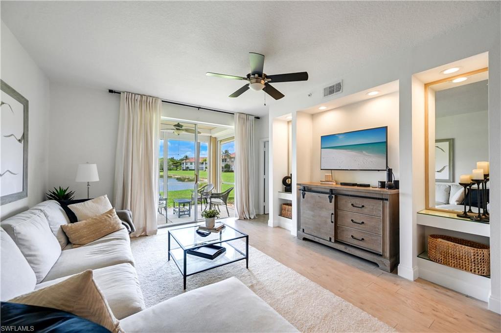 HUNTINGTON LAKES - Residential