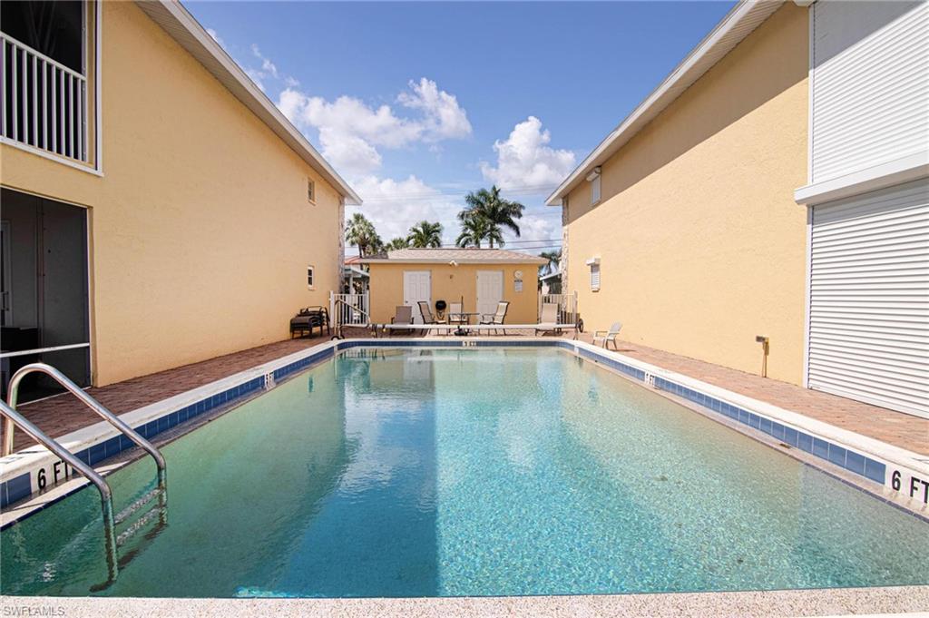 BEACH VILLA CONDO - Residential