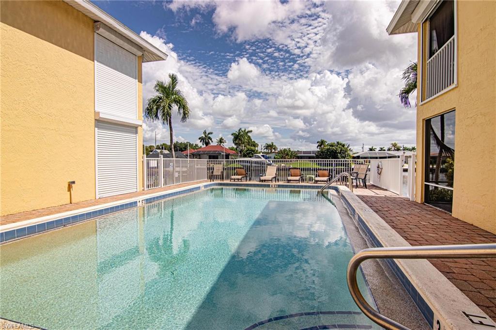BEACH VILLA CONDO - Residential