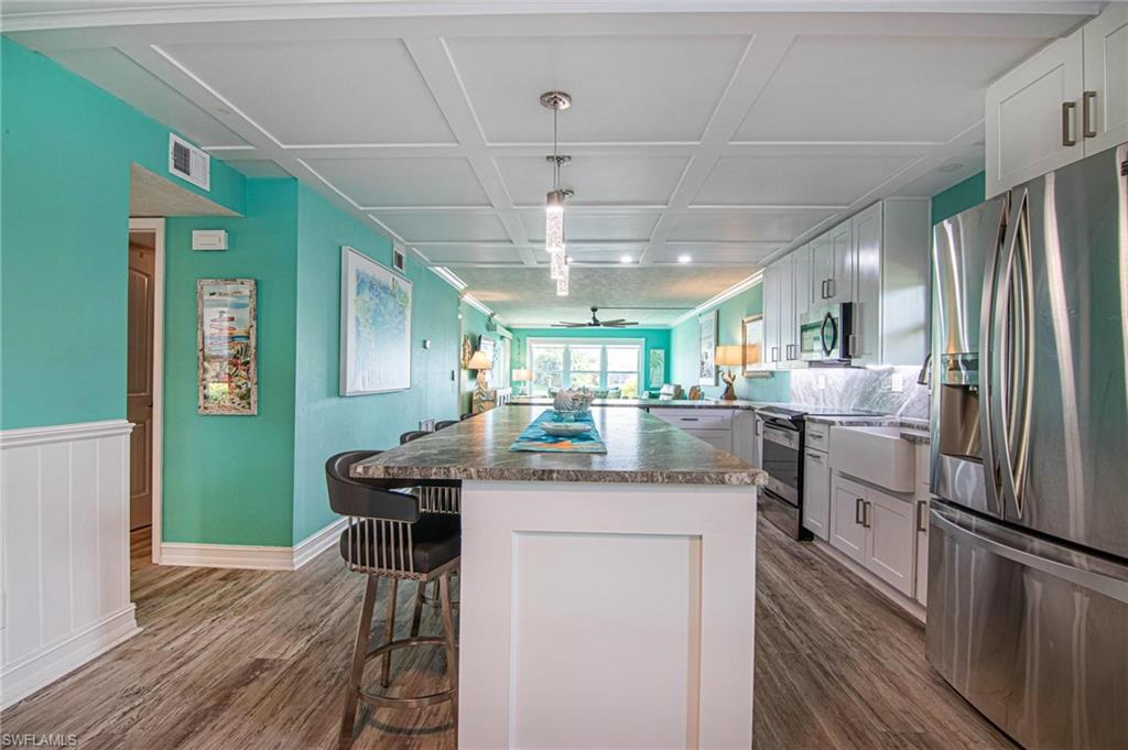 BEACH VILLA CONDO - Residential